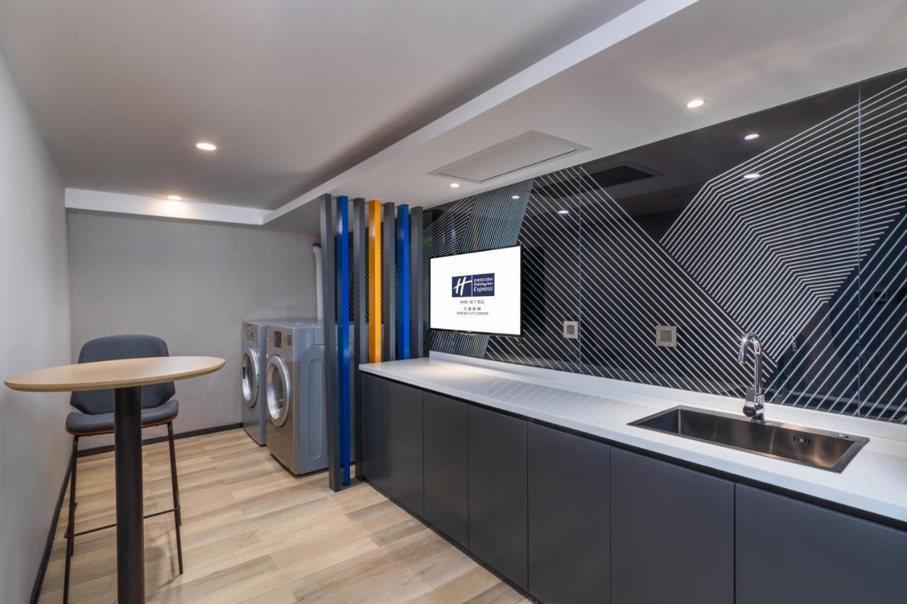 Holiday Inn Express Ningbo City Center By Ihg Eksteriør billede